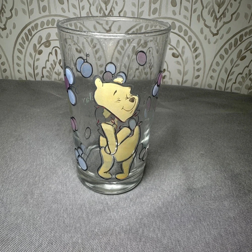 Winnie the Pooh Glass Tumbler Everyday Fun Bubble‎ Design Vintage